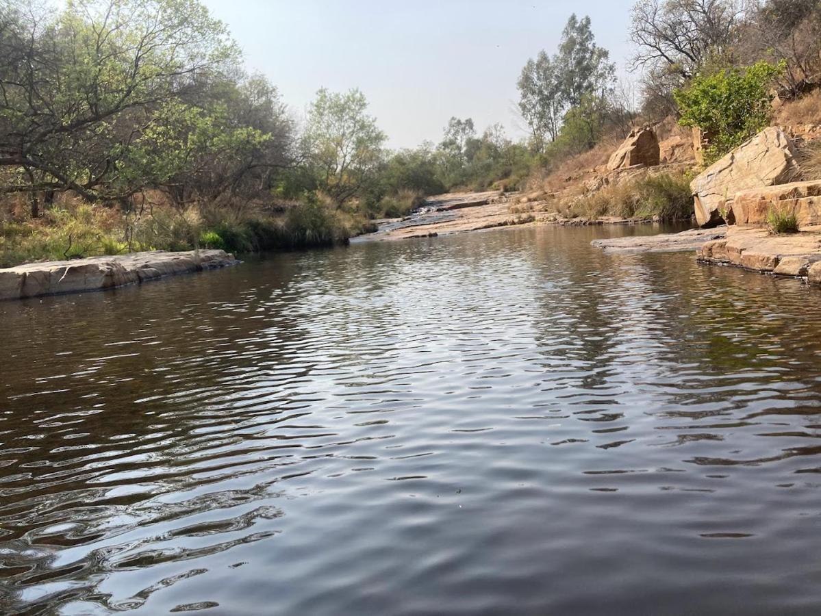 Amani Bush Escape * Buffelspoort